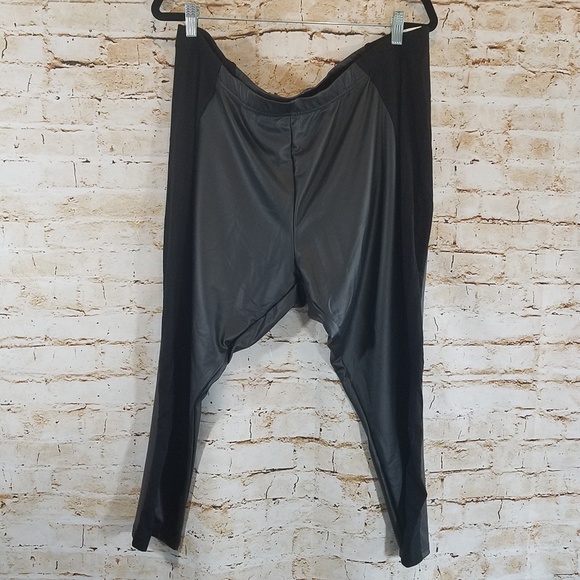 Torrid Black Faux Leather Panel Stretch Leggings - Picture 2 of 6